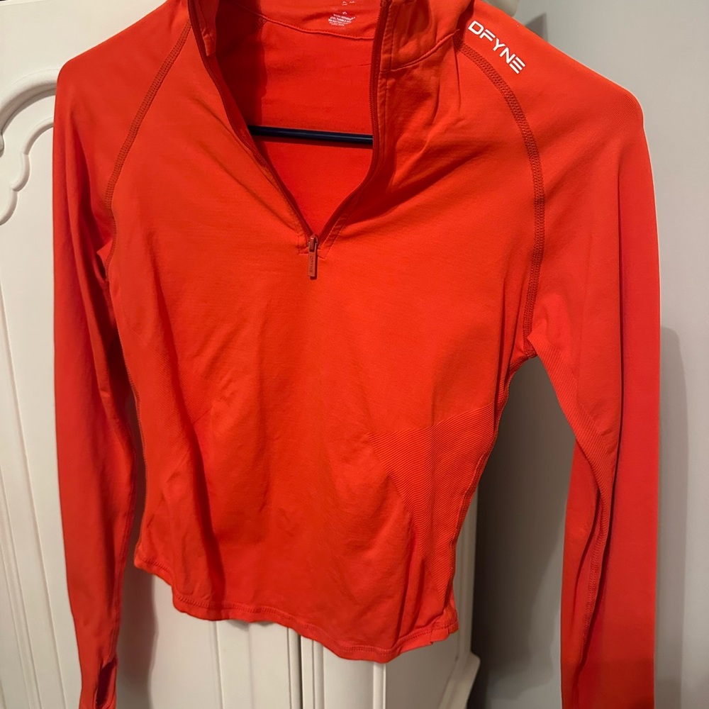 DFYNE Impact Half Zippy in Chili color